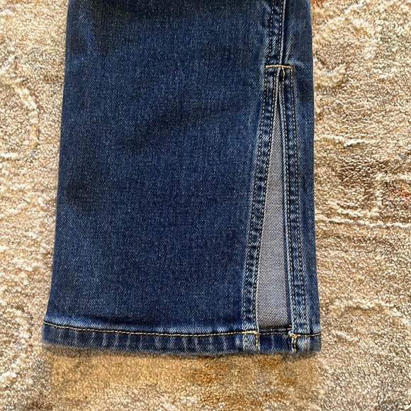 Everlane Cheeky Split-Hem Jeans - Picture 3 of 6